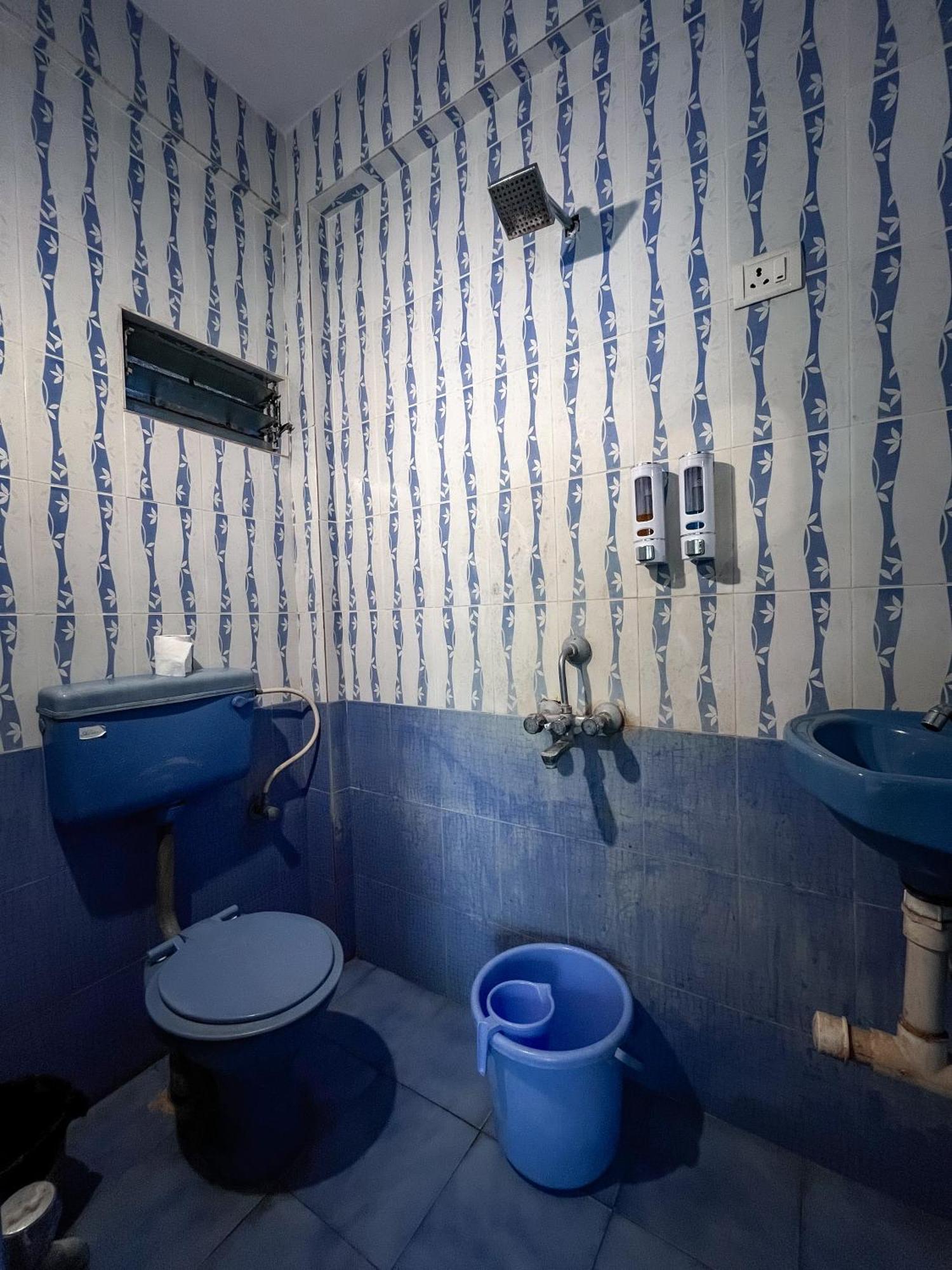 12 Monks - Beachside Hostel อารัมบล ภายนอก รูปภาพ