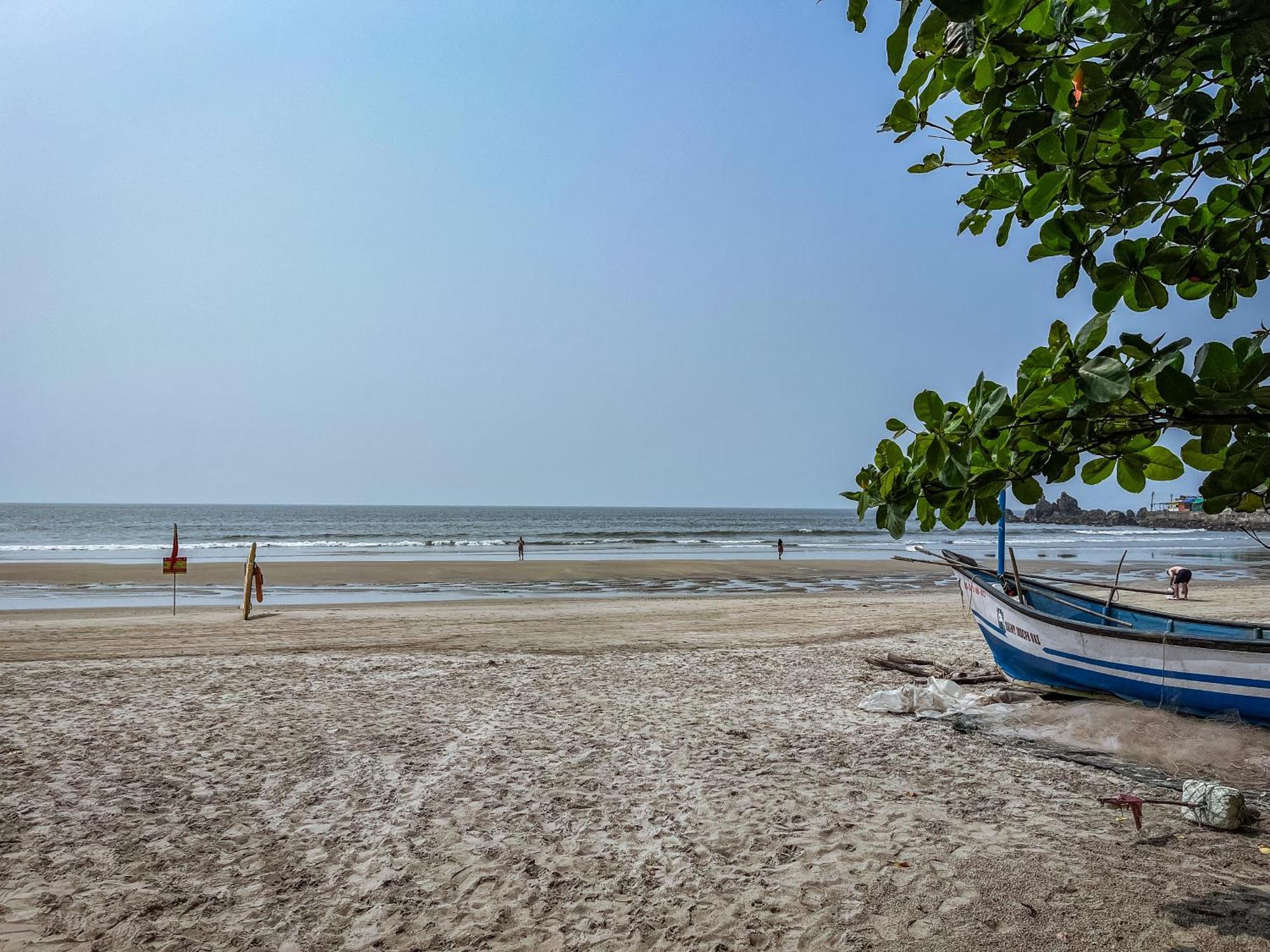 12 Monks - Beachside Hostel อารัมบล ภายนอก รูปภาพ